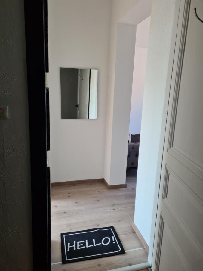 Le Bonheur 1 & 2 Parking Et Wifi Gratuits Apartman Charleroi Kültér fotó